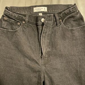 Abercrombie Curve Love Ultra High Rise 90s straight jeans